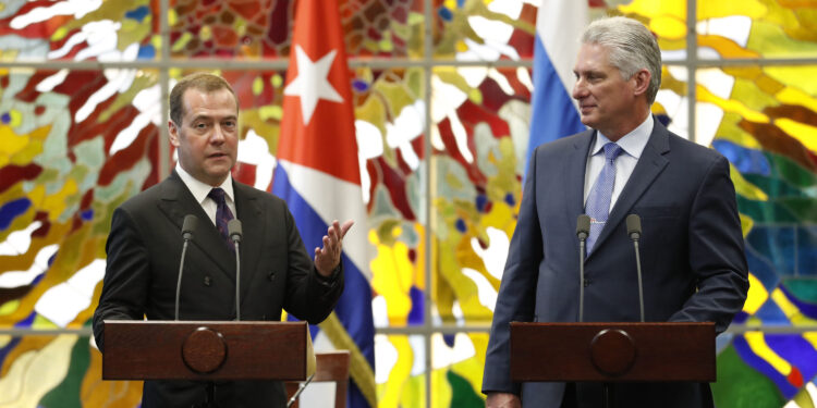 Medvedev: Rusija se drži svog stava o Kosovu