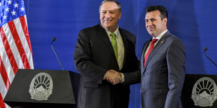 Pompeo se u Skoplju obrušio na “kinesko podmićivanje” i “ruske trolove”
