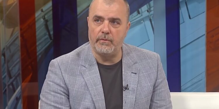 Nikola Kojo pao licem na drvo, hitno prevezen u bolnicu