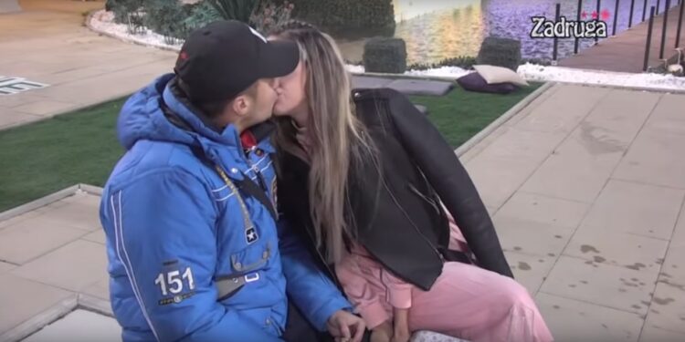 Stefan i Iva ozvaničili vezu pa se prepustili nežnostima (VIDEO)