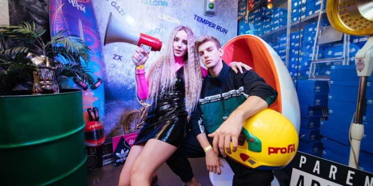 Adidas okupio influensere na “Bringing back the 90s” žurci (FOTO)