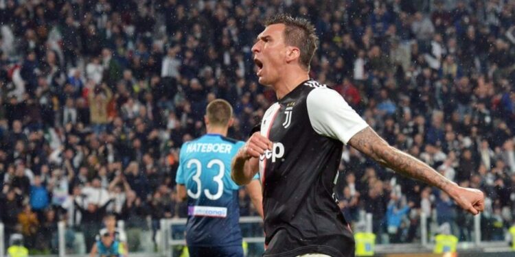 Mandžukić pristao na manju platu – zbog Mančestera