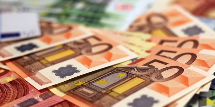 Kurs dinara prema evru 117,52