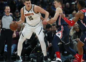 Denver do pobede i iz Jokićevih 20 skokova (VIDEO)