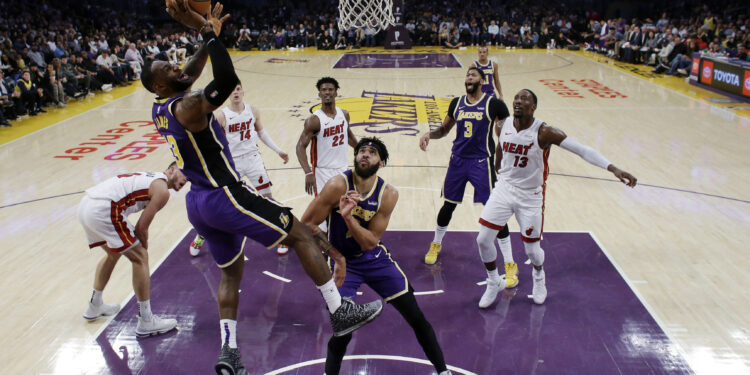 Lebronov 1.000. meč s 20+ poena