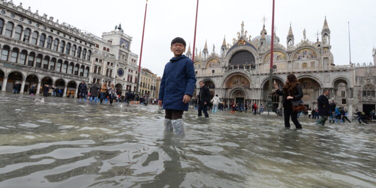 Turisti opet na Trgu Svetog Marka, prete nove poplave