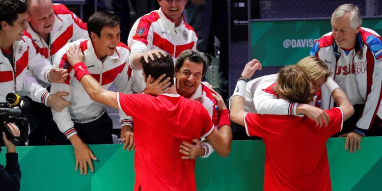 Đoković i Troicki prokockali 3 meč lopte: Rusija u polufinalu Dejvis kupa!
