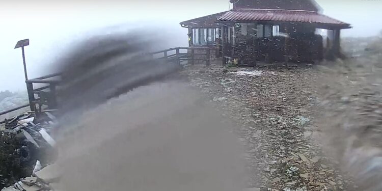 Sneg je već stigao u Dalmaciju (VIDEO)