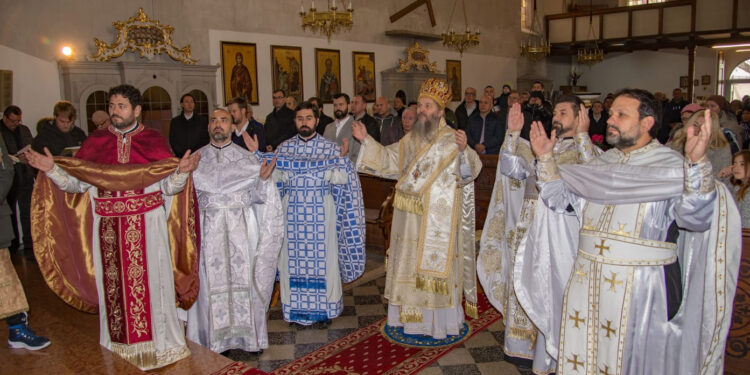 Prva liturgija u Braunauu