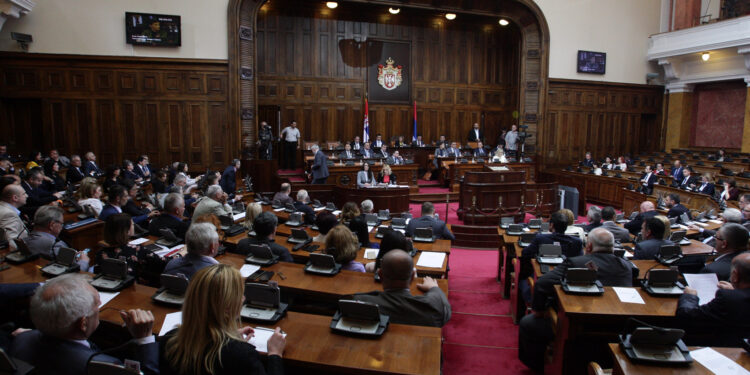 Da li se Srbija sprema za novu promenu najvišeg pravnog akta (2): Za dva veka 13 ustava