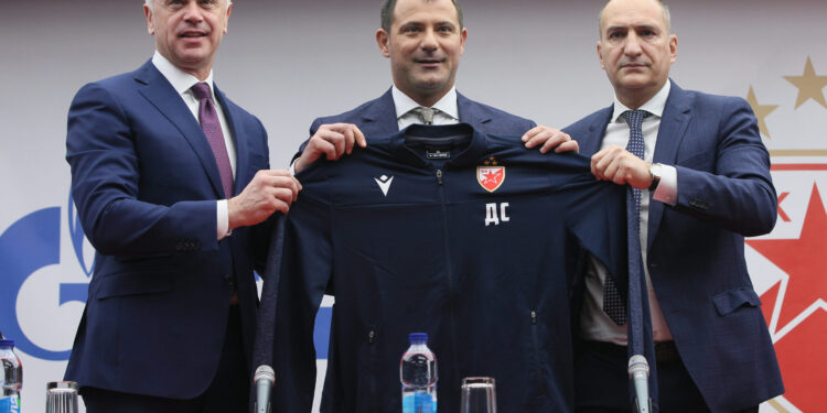 DS na Zvezdinoj trenerci za trenera: Dejan Stanković preuzeo dužnost (VIDEO)