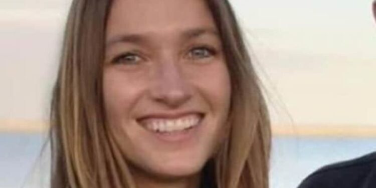Seksi profesorka istorije spavala “sa pola škole”