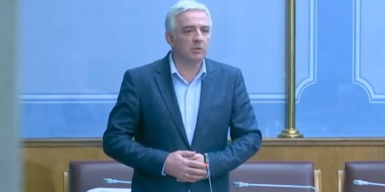 “Crna Gora da povuče priznanje lažne države Kosovo, to bi bio čin iskupljenja” (VIDEO)