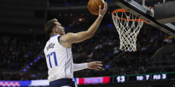 Dončić gadno izvrnuo zglob u 100. sekundi (VIDEO)