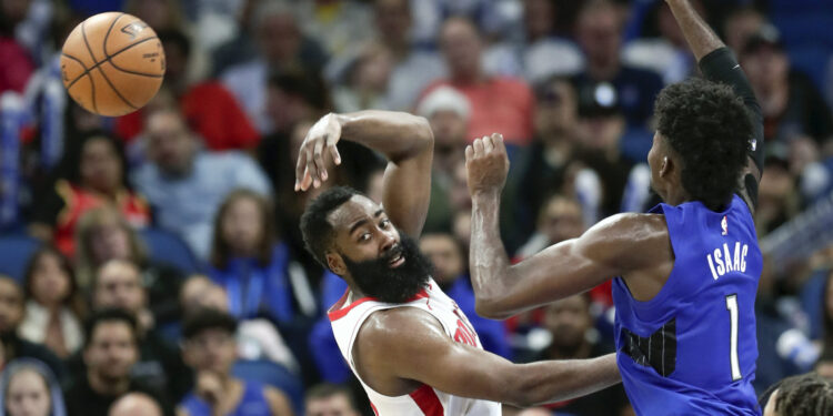 Harden 50+ se trojkama upisao u istoriju (VIDEO)