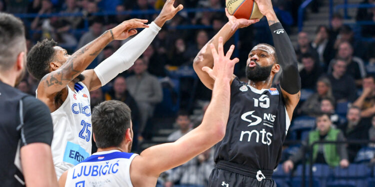 Razigrani „crno-beli“ deklasirali Cibonu (VIDEO)