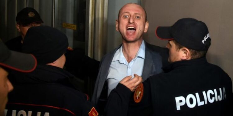 Majka Milana Kneževića saslušana i puštena