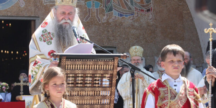 Vladika Joanikije: Branićemo svetinje i svojim životima