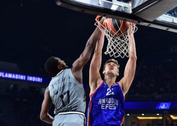 Efes neumoljiv i bez Micića