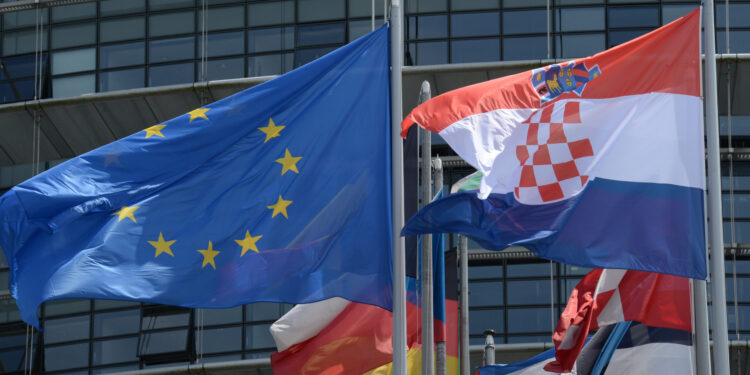Hrvati likuju zbog odluke Suda EU, ništa od slovenačke tužbe
