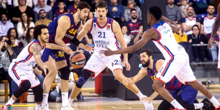 Efes i bez Micića pobedio u Barseloni