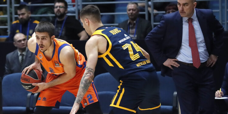 Poraz Reala u Moskvi, pobeda Valensije u Podmoskovlju, Efes sam na čelu