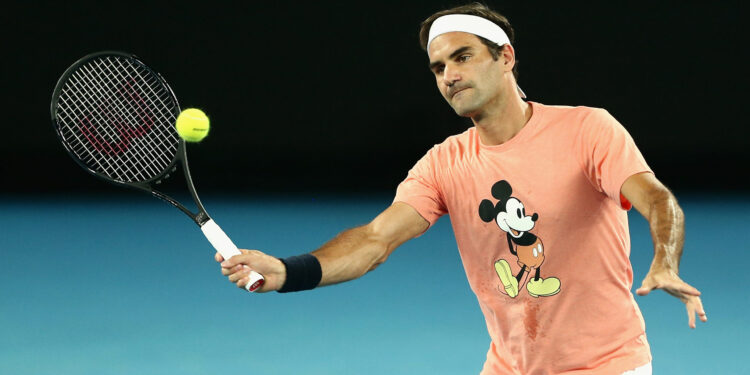 Ujaaa: Federer se ludo zabavlja sa svojim timom, na trening “doveo” Mikija Mausa (VIDEO)
