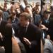 Skandal u Jerusalimu: Makron izbacio izraelsku policiju iz crkve! (VIDEO)