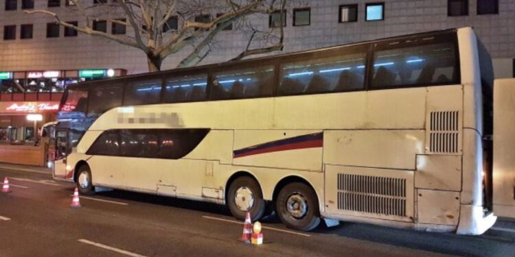Nemačka policija isključila autobus za Srbiju koji je prešao 1,3 miliona km (FOTO)