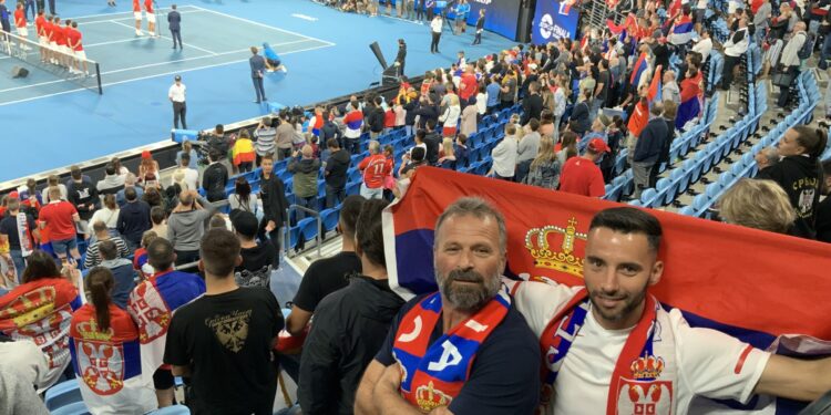 „Vesti“ sa našim navijačima u Sidneju: Uzela si trofej, Srbijo!