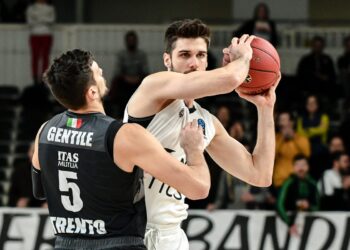 Partizan nadmoćno do vrha Dolomita (VIDEO)