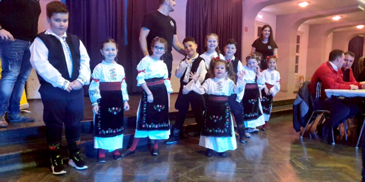 Prijateljsko nadigravanje