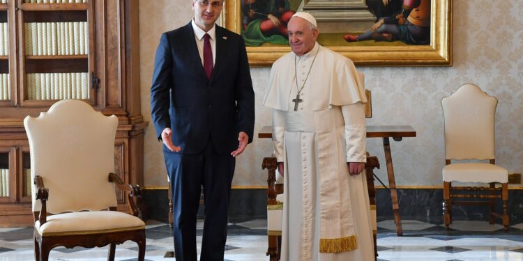 Stepinac čeka novog papu?
