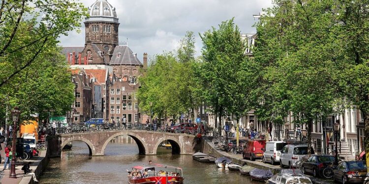 Eksplozija u pošti u Amsterdamu, u pitanju pismo-bomba?
