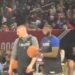 Jokić imitirao Lebrona: Kralj košarke se „pocepao“ od smeha (VIDEO)