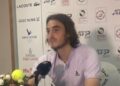 Majka šokirala Cicipasa, upala na koferenciju i glumila novinarku (VIDEO)