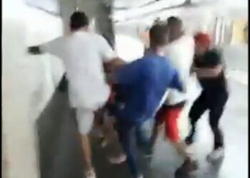 Huligani napravili brutalnu „sačekušu“: Navijači krenuli na utakmicu pa dobili teške batine (VIDEO)