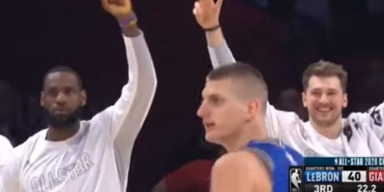 Svi Jokićevi potezi na Ol-staru: Dončić dizao tri prsta zbog Srbina, Lebron pesnicom slavio (VIDEO)