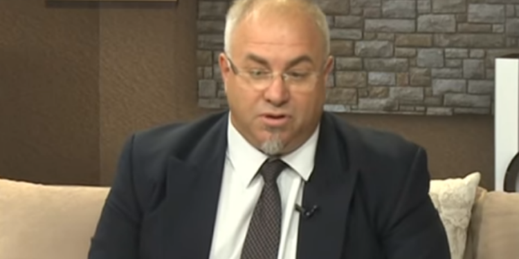 Decu predstavljaju kao četnike