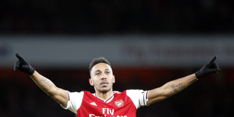 „Rafalna paljba“ Tobdžija na Emirejtsu: Arsenal za poluvreme razbio Njukasl