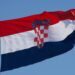 Hrvatski derbi kasnio zbog transparenta na ćirilici (FOTO)