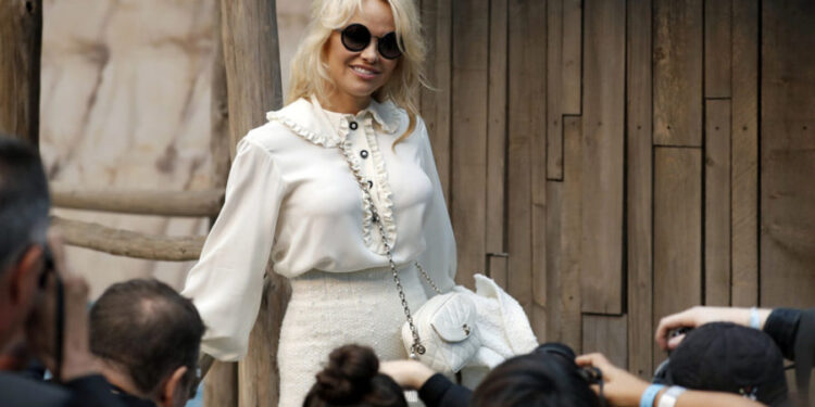 Iskrena poruka Pamele Anderson posle objave da se razvodi nakon 12 dana braka (FOTO)