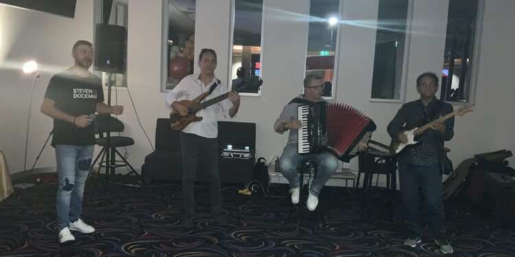 Nit romantike na sceni