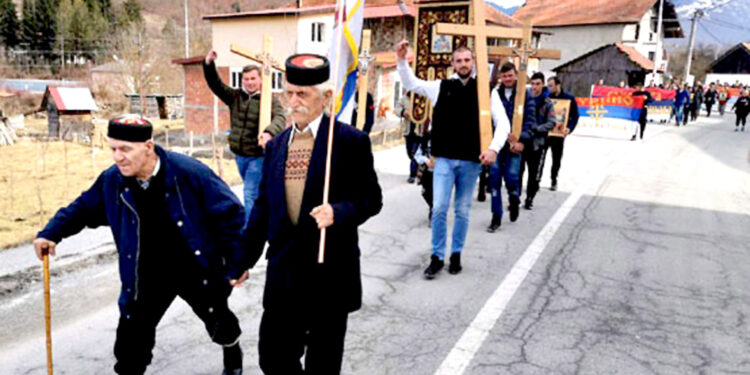 Starina Novak udario na Mila