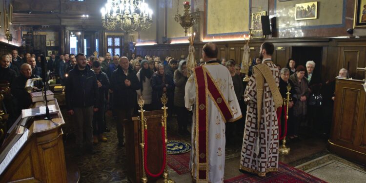 Liturgija u Sabornom hramu Svetog Save u Beču (UŽIVO)