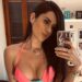 Seksi Italijanka objavila rat koroni: U “vrelom karantinu” traži pomoć za izbor kupaćeg kostima (FOTO)