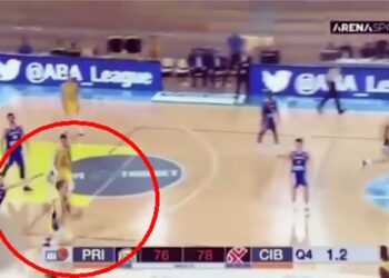 Hrvatski komentatori u neverici posle trojke Srbina sa pola terena: Ajoj, neće valjda…Isuse (VIDEO)