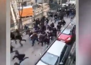 Grobari i Delije se tuku i beže: Policija zavela red pred derbi (VIDEO)