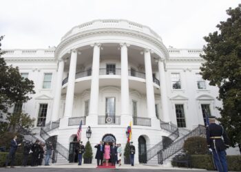 Amerika izdvaja dva biliona dolara za stimulisanje ekonomije