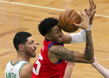Odigrao partiju sezone pa „zakačio“ virus: I treća NBA zvezda u karantinu